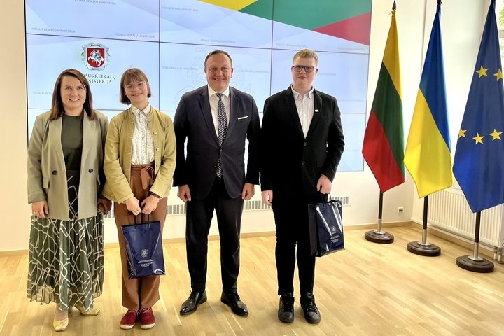 Projekto „Moksleiviai – į Vyriausybę“ dalyviai susipažino su vidaus reikalų sistema